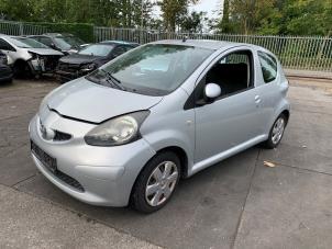 Używane Zawieszenie lewy przód Toyota Aygo (B10) 1.0 12V VVT-i Cena na żądanie oferowane przez Gebr Opdam B.V.