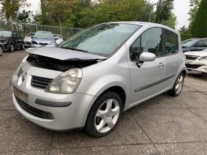 Gebrauchte Karosserieecke links vorne Renault Modus/Grand Modus (JP) 1.6 16V Preis auf Anfrage angeboten von Gebr Opdam B.V.