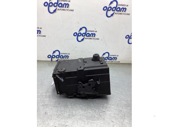 Begagnade Batterilåda Ford Transit Connect (PJ2) 1.5 EcoBlue Pris € 15,00 Marginaltabell erbjuds av Gebr Opdam B.V.