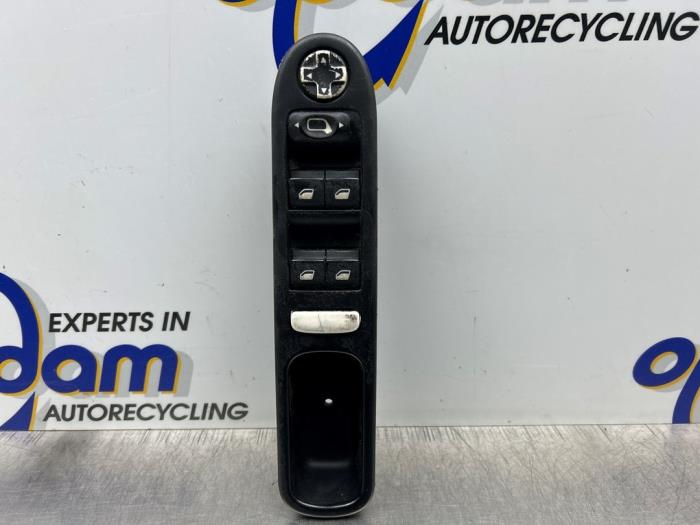 Usados Interruptor de ventanilla eléctrica Peugeot 207 SW (WE/WU) 1.6 16V Precio € 35,00 Norma de margen ofrecido por Gebr Opdam B.V.