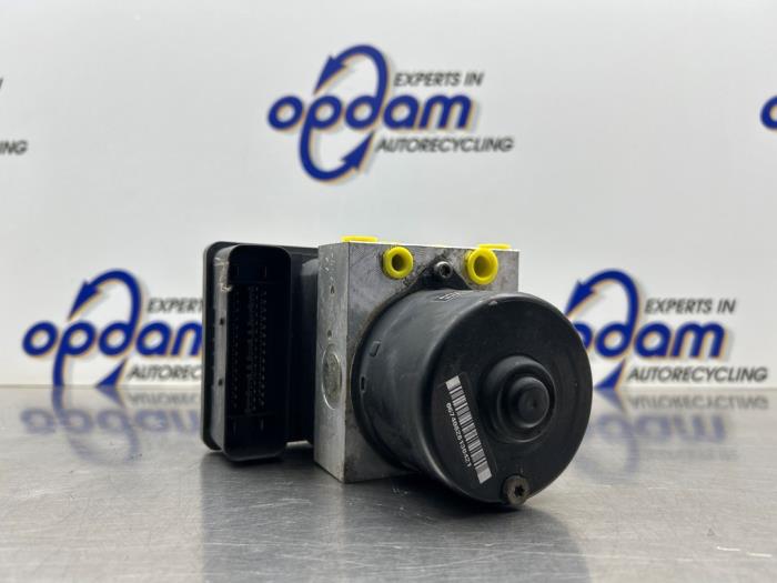 Begagnade ABS-pump BMW Mini (R50/53) 1.6 16V Cooper Pris € 175,00 Marginaltabell erbjuds av Gebr Opdam B.V.