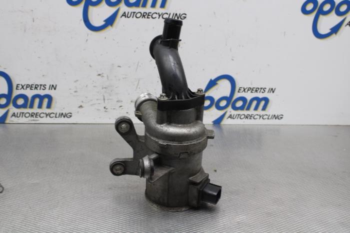 Begagnade Vattenpump Mercedes GLC (X253) 2.0 300 e 16V 4-Matic Pris € 150,00 Marginaltabell erbjuds av Gebr Opdam B.V.