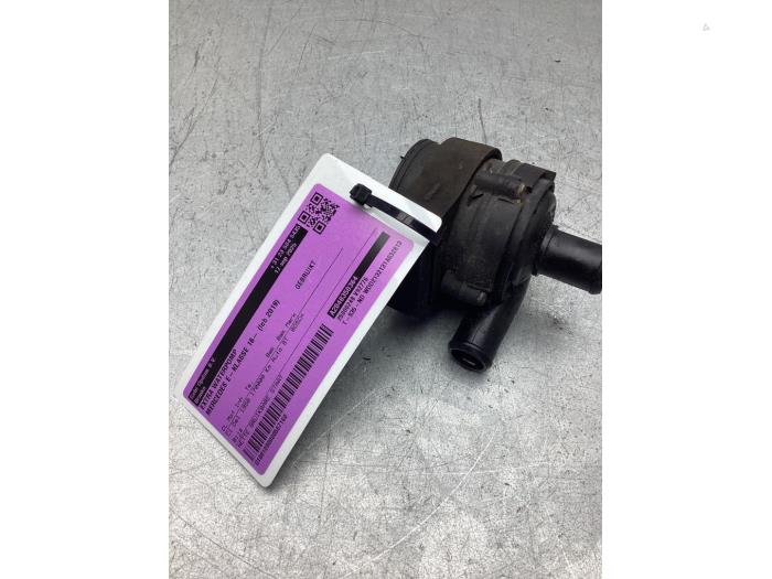 Begagnade Extra vattenpump Mercedes E Estate (S213) E-200d 2.0 Turbo 16V Pris € 50,00 Marginaltabell erbjuds av Gebr Opdam B.V.
