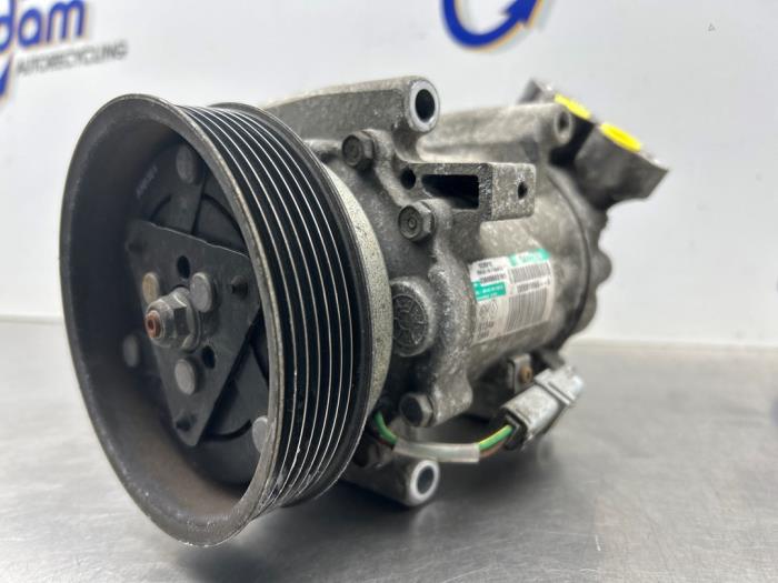 Usagé Pompe clim Renault Clio III (BR/CR) 1.2 16V 75 Prix € 50,00 Règlement à la marge proposé par Gebr Opdam B.V.
