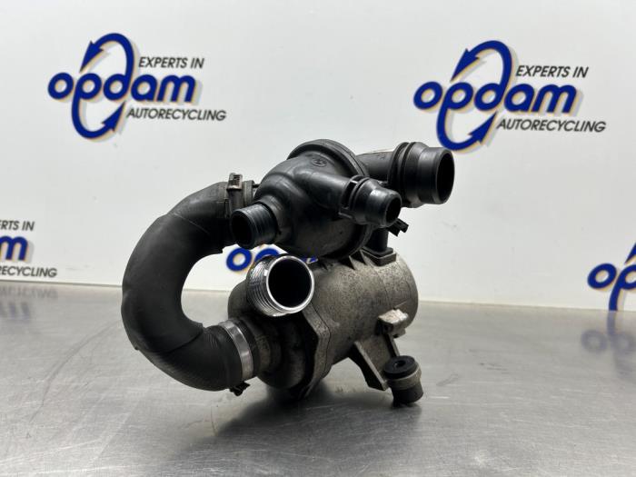 Begagnade Extra vattenpump BMW 3 serie Touring (E91) 320i 16V Pris € 225,00 Marginaltabell erbjuds av Gebr Opdam B.V.