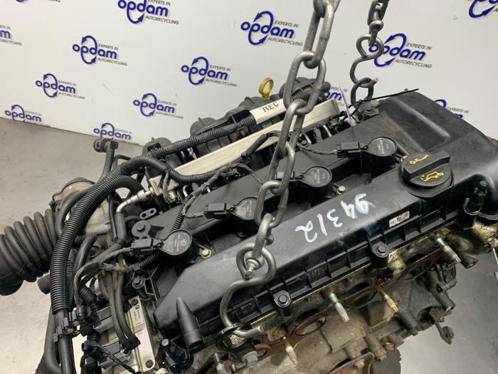 Motor van een Ford Focus 2 C+C 2.0 16V 2008