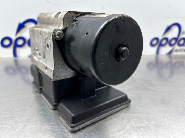 Begagnade ABS-pump Saab 9-3 II Sport Sedan (YS3F) 2.0T 16V Pris € 125,00 Marginaltabell erbjuds av Gebr Opdam B.V.