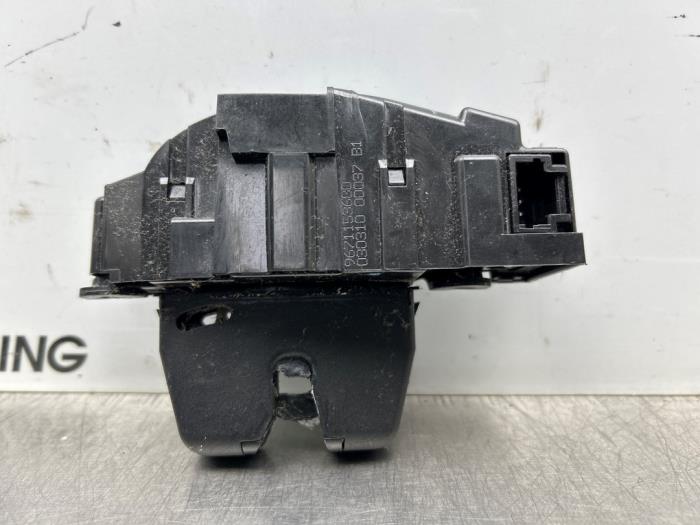 Begagnade Låsmekanism, baklucka Peugeot 308 (4A/C) 1.6 VTI 16V Pris € 50,00 Marginaltabell erbjuds av Gebr Opdam B.V.