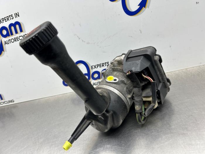 Usagé Pompe de direction Peugeot 308 (4A/C) 1.6 VTI 16V Prix € 125,00 Règlement à la marge proposé par Gebr Opdam B.V.