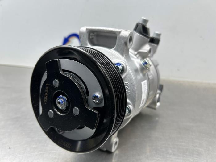 Neuf Pompe clim Volkswagen Golf Prix € 362,94 Prix TTC proposé par Gebr Opdam B.V.