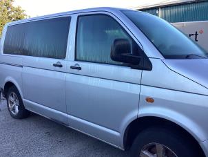 Używane Drzwi prawe wersja 2-drzwiowa Volkswagen Transporter T5 2.5 TDi PF Cena € 150,00 Procedura marży oferowane przez Gebr Opdam B.V.