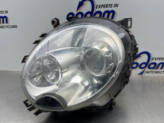 Używane Reflektor prawy Mini Mini Open (R57) 1.6 16V Cooper S Cena € 250,00 Procedura marży oferowane przez Gebr Opdam B.V.