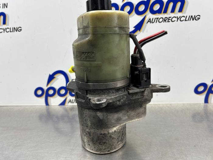 Usagé Pompe de direction Ford Focus 2 Wagon 1.6 TDCi 16V 110 Prix € 90,00 Règlement à la marge proposé par Gebr Opdam B.V.