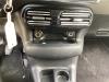 Citroën C4 Cactus (0B/0P) 1.2 PureTech 82 12V Conexión AUX-USB