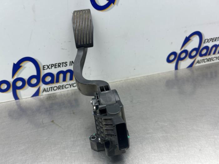 Gebrauchte Gaspedal Opel Combo 1.3 CDTI 16V ecoFlex Preis € 50,00 Margenregelung angeboten von Gebr Opdam B.V.