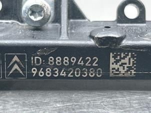 Däcktryckssensor från en Peugeot 3008 I (0U/HU) 1.6 VTI 16V 2010