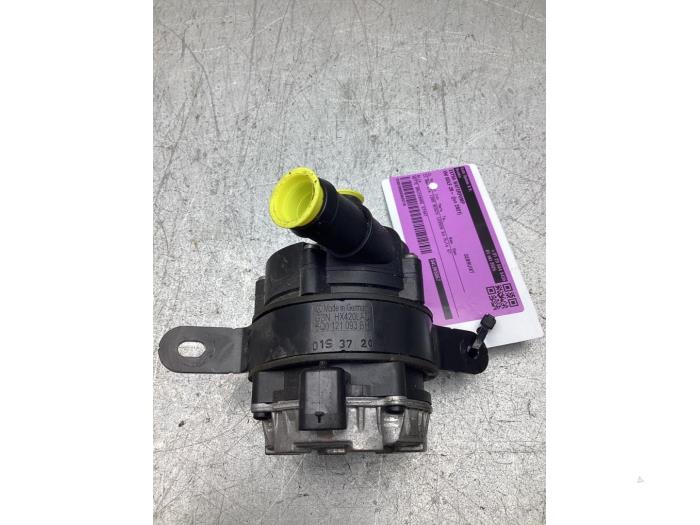 Begagnade Extra vattenpump Volkswagen Golf VIII (CD1) 1.4 GTE 16V Pris € 35,00 Marginaltabell erbjuds av Gebr Opdam B.V.