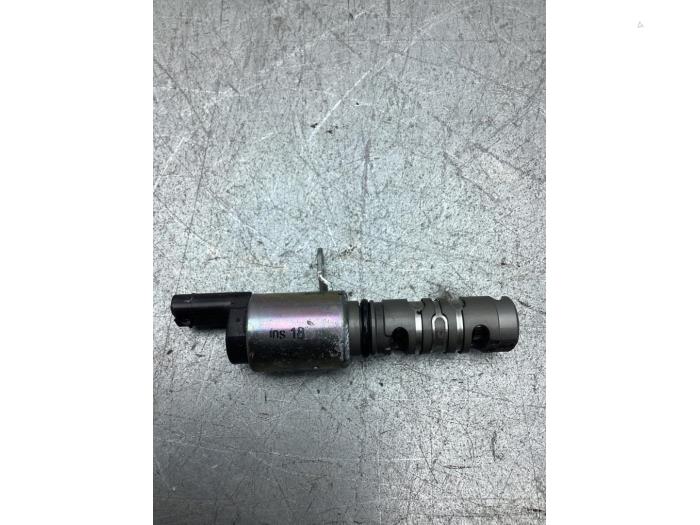 Begagnade Kamaxelsensor Volkswagen Golf VIII (CD1) 1.4 GTE 16V Pris € 25,00 Marginaltabell erbjuds av Gebr Opdam B.V.