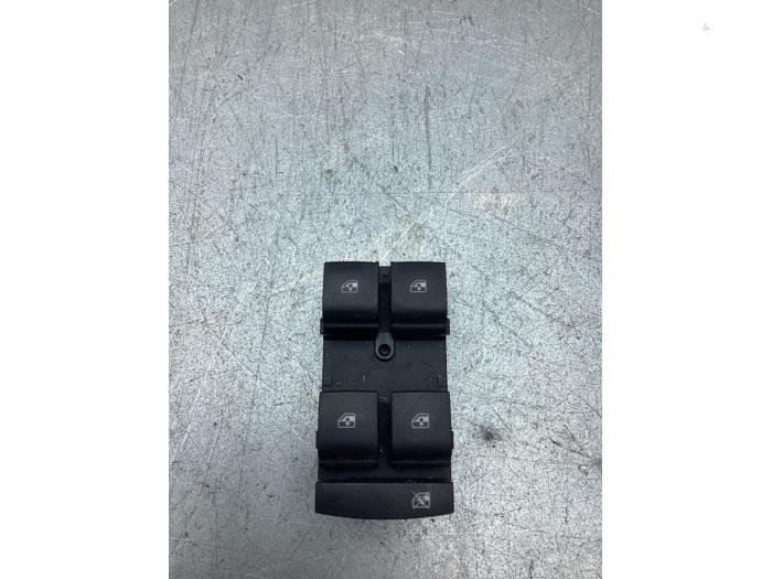 Usados Interruptor de ventanilla eléctrica Opel Mokka/Mokka X 1.4 Turbo 16V 4x2 Precio € 30,00 Norma de margen ofrecido por Gebr Opdam B.V.