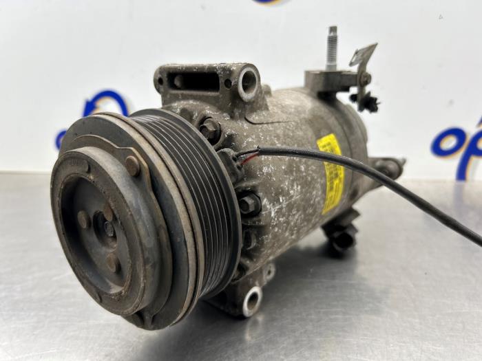 Gebrauchte Klimapumpe Ford Fiesta 6 (JA8) 1.0 SCI 12V 80 Preis € 90,00 Margenregelung angeboten von Gebr Opdam B.V.
