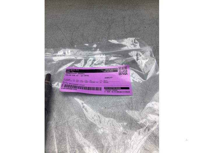 Usagé Injecteurs Volvo V40 (MV) 2.0 D4 16V Prix € 100,00 Règlement à la marge proposé par Gebr Opdam B.V.