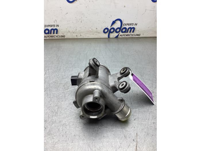 Begagnade Vattenpump Mercedes C (W205) C-350 e 2.0 16V Pris € 125,00 Marginaltabell erbjuds av Gebr Opdam B.V.