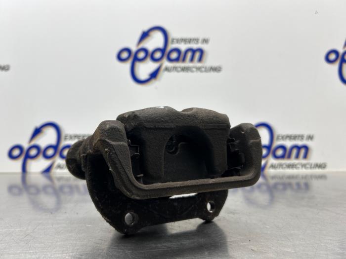 Gebrauchte Bremszange links hinten BMW 1 serie (E87/87N) 116i 1.6 16V Preis € 25,00 Margenregelung angeboten von Gebr Opdam B.V.