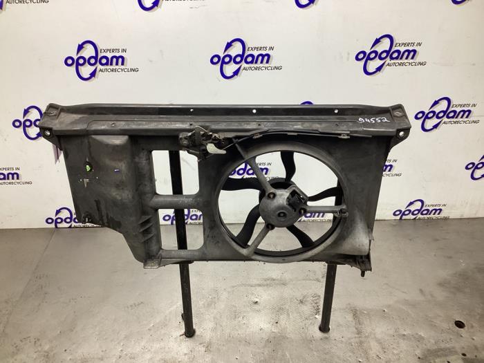Begagnade Front Peugeot 206 (2A/C/H/J/S) 1.4 XR,XS,XT,Gentry Pris € 60,00 Marginaltabell erbjuds av Gebr Opdam B.V.