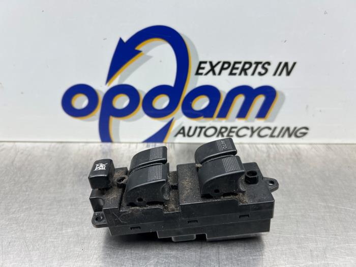Usados Interruptor de ventanilla eléctrica Mazda MPV (LW19/69) 2.3 16V Precio € 50,00 Norma de margen ofrecido por Gebr Opdam B.V.
