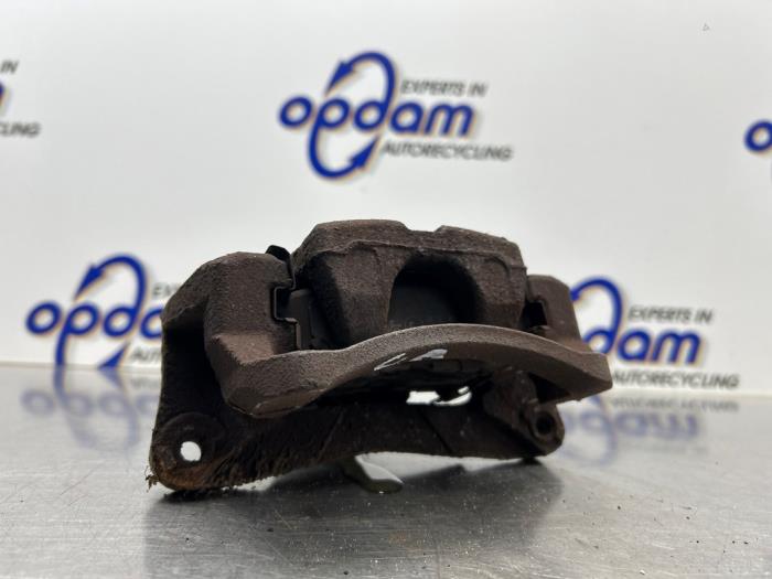 Gebrauchte Bremszange links hinten Mazda MPV (LW19/69) 2.3 16V Preis € 40,00 Margenregelung angeboten von Gebr Opdam B.V.