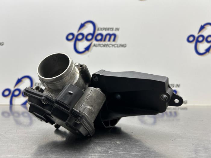 Gebrauchte Drosselklappengehäuse Ford Fiesta 7 1.0 EcoBoost 12V 100 Preis € 35,00 Margenregelung angeboten von Gebr Opdam B.V.