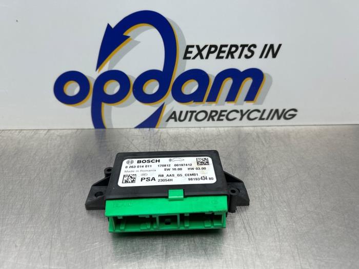 Begagnade PDC-modul Citroen C4 Cactus (0B/0P) 1.2 PureTech 82 12V Pris € 50,00 Marginaltabell erbjuds av Gebr Opdam B.V.