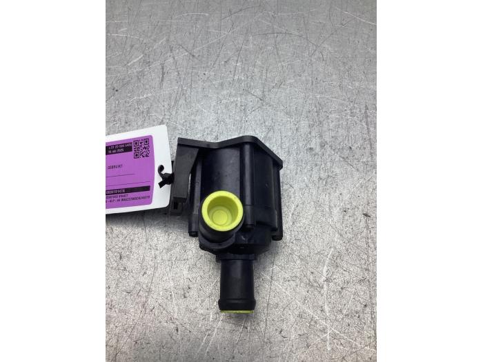 Begagnade Extra vattenpump Audi A4 Avant (B8) 1.8 TFSI 16V Pris € 20,00 Marginaltabell erbjuds av Gebr Opdam B.V.
