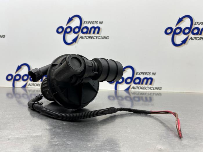 Begagnade Avgaspump Volkswagen Eos (1F7/F8) 3.2 V6 24V Pris € 75,00 Marginaltabell erbjuds av Gebr Opdam B.V.