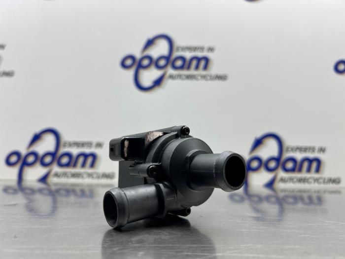 Nya Extra vattenpump Audi Q3 Pris € 50,00 Inklusive moms erbjuds av Gebr Opdam B.V.