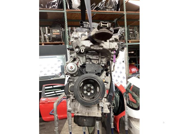 Engine from a Citroën C3 (SX/SW) 1.2 12V e-THP PureTech 110 2017