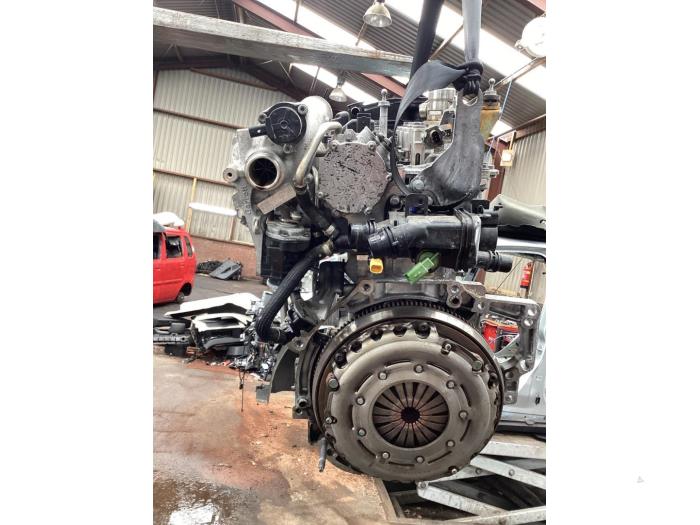 Engine from a Citroën C3 (SX/SW) 1.2 12V e-THP PureTech 110 2017