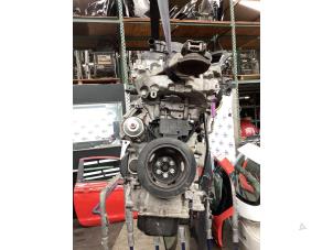 Engine from a Citroën C3 (SX/SW) 1.2 12V e-THP PureTech 110 2017