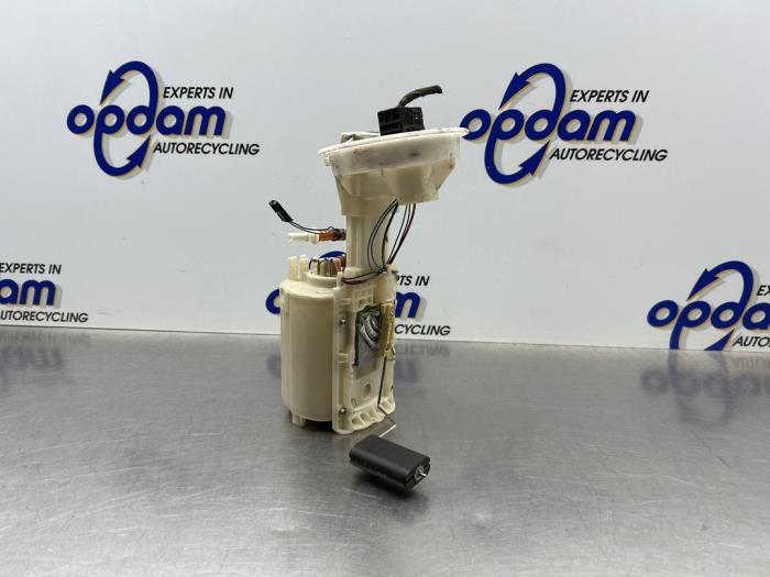 Begagnade Bensinpump BMW Mini (R50/53) 1.6 16V Cooper Pris € 75,00 Marginaltabell erbjuds av Gebr Opdam B.V.
