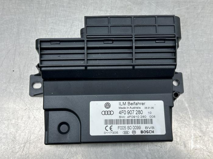 Usagé Ordinateur de bord Audi A6 (C6) 2.4 V6 24V Prix € 50,00 Règlement à la marge proposé par Gebr Opdam B.V.