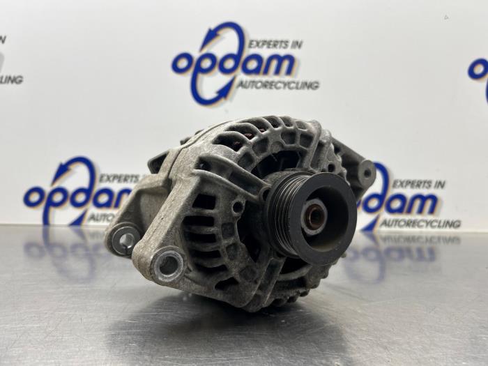 Usagé Dynamo Opel Combo (Corsa C) 1.6 16V CNG Prix € 50,00 Règlement à la marge proposé par Gebr Opdam B.V.
