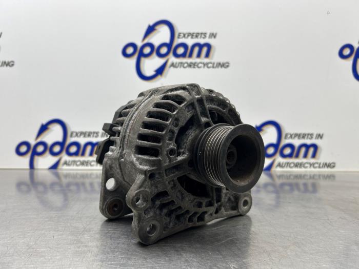 Gebrauchte Dynamo Volkswagen Golf IV (1J1) 1.4 16V Preis € 50,00 Margenregelung angeboten von Gebr Opdam B.V.