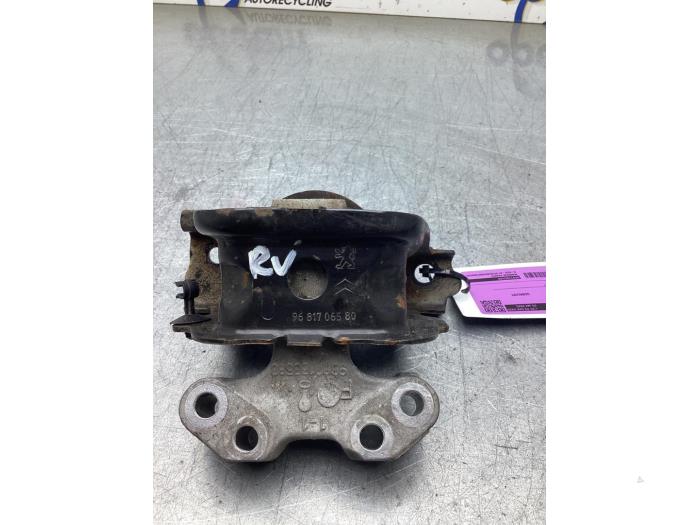 Usagé Support moteur Peugeot 2008 (CU) 1.6 VTI 16V Prix € 25,00 Règlement à la marge proposé par Gebr Opdam B.V.