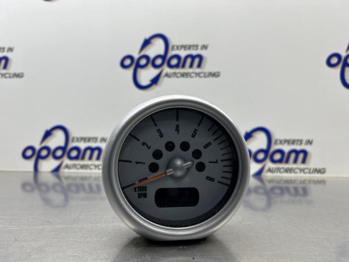 Używane Obrotomierz BMW Mini (R50/53) 1.6 16V Cooper Cena € 40,00 Procedura marży oferowane przez Gebr Opdam B.V.