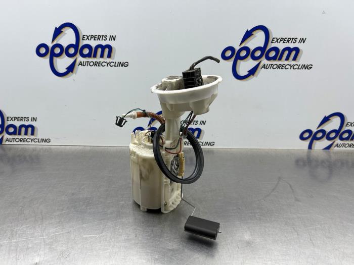Begagnade Bensinpump BMW Mini (R50/53) 1.6 16V Cooper Pris € 75,00 Marginaltabell erbjuds av Gebr Opdam B.V.