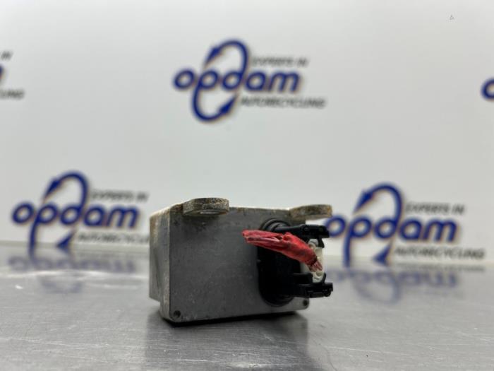 Begagnade Esp Duo-sensor Mercedes C Sportcoupé (C203) 1.8 C-180K 16V Pris € 70,00 Marginaltabell erbjuds av Gebr Opdam B.V.