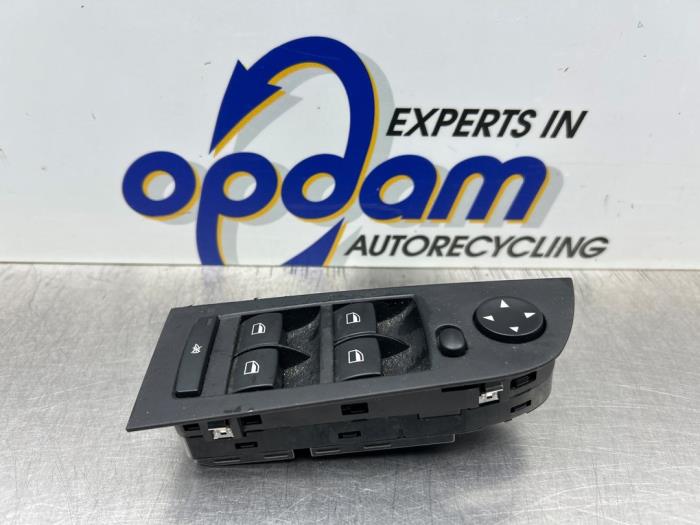 Usados Interruptor de ventanilla eléctrica BMW 3 serie Touring (E91) 320i 16V Precio € 40,00 Norma de margen ofrecido por Gebr Opdam B.V.