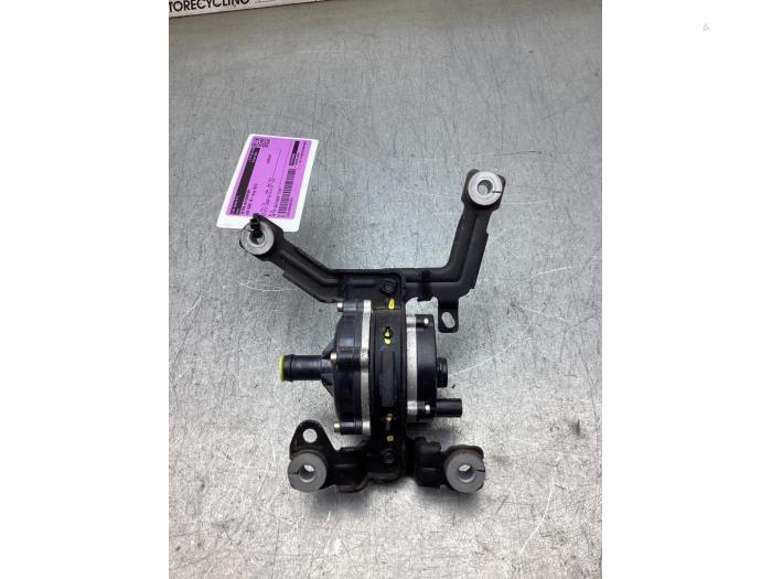 Begagnade Extra vattenpump Kia Niro I (DE) E-Niro 64 kWh Pris € 50,00 Marginaltabell erbjuds av Gebr Opdam B.V.