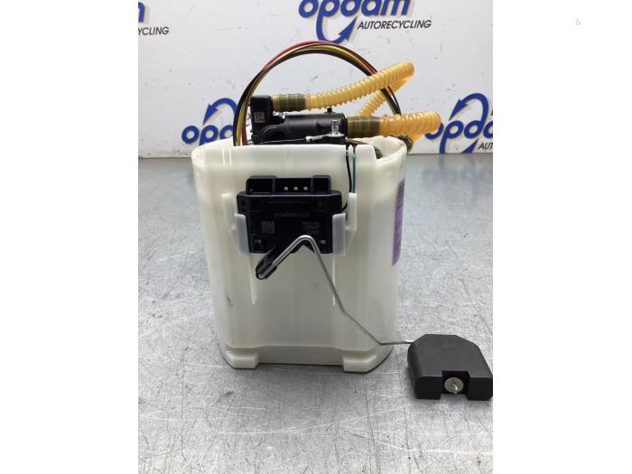 Usagé Pompe essence Mercedes B (W247) 1.3 B-250 e Turbo 16V Prix € 75,00 Règlement à la marge proposé par Gebr Opdam B.V.