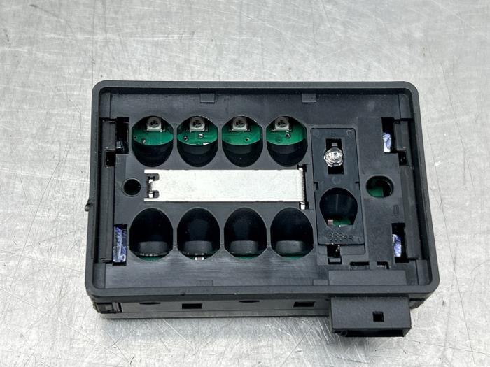Gebrauchte Regensensor BMW 1 serie (E81) 116i 1.6 16V Preis € 25,00 Margenregelung angeboten von Gebr Opdam B.V.